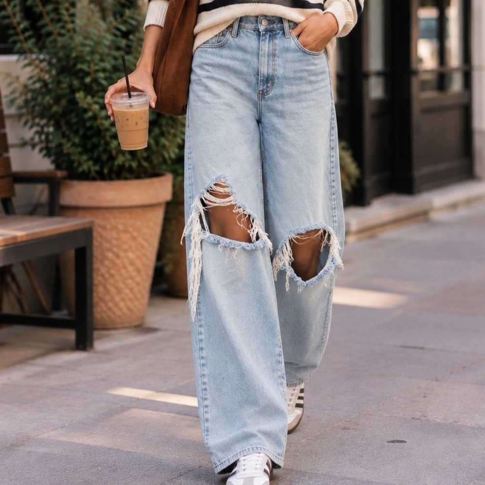 Fashion Nova Womens Distressed Wide Leg Jeans Light Wash Blue Size 11 Destroyed